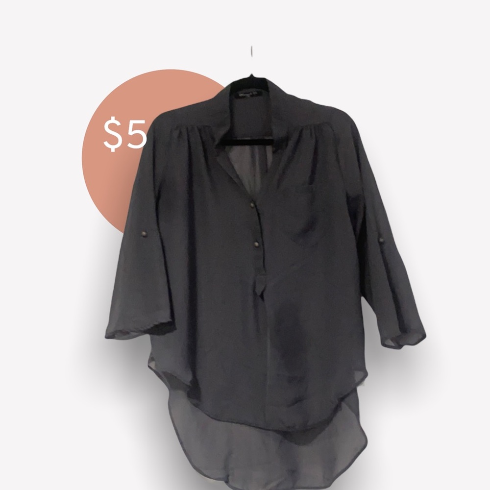 Size: Medium Gray top sheer